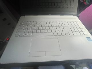 Ordenador portátil HP blanco