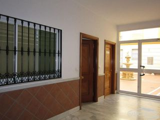 Local comercial en alquiler en Lucena