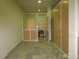 Local comercial en alquiler en Lucena