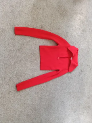 Jersey Bershka rojo cuello cremallera Talla XS