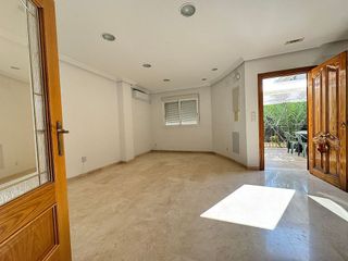 Casa adosada en alquiler en El Travaló - Martínez Valero en Elche