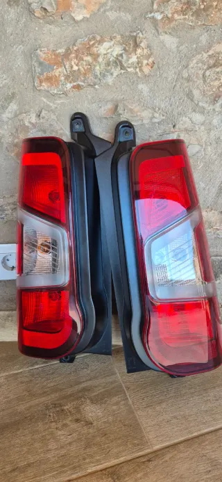 Piloto Trasero Dcho Peugeot Partner Citroen