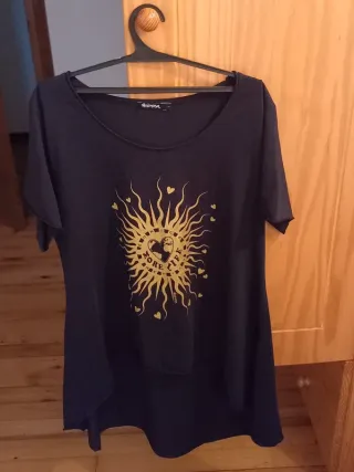 Camiseta Animosa Negra Estampado Sol