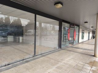Local comercial en venta en Buztintxuri en Pamplona