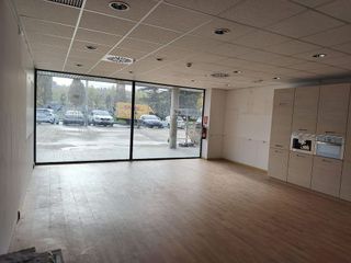Local comercial en venta en Buztintxuri en Pamplona