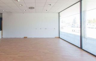 Local comercial en venta en Buztintxuri en Pamplona