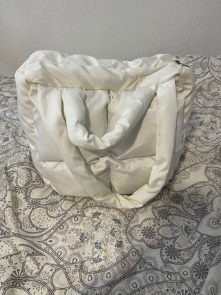 Bolso blanco acolchado