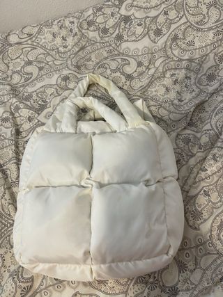 Bolso blanco acolchado