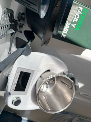 Thermomix TM5 + Cook key, libro y todos accesorios