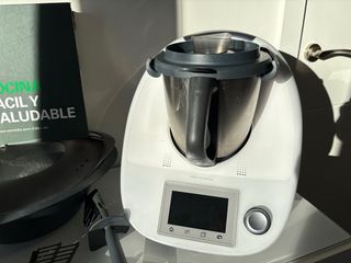 Thermomix TM5 + Cook key, libro y todos accesorios