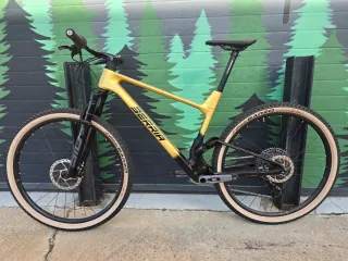 Berria Mako GX AXS L