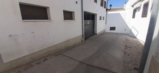 Casa adosada en venta en Baena