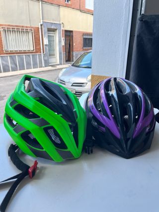 Cascos de bici y sillín