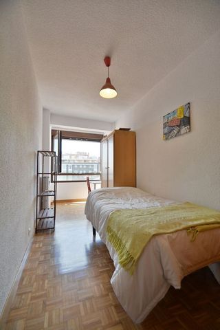 Piso en alquiler en Valdeacederas en Madrid