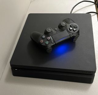 PS4 con scatola + Giochi