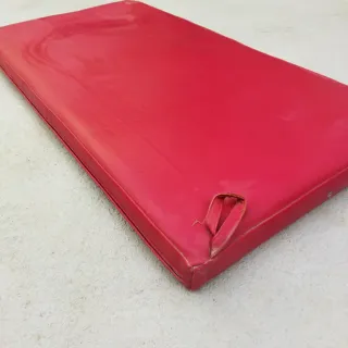 Colchoneta deportiva roja