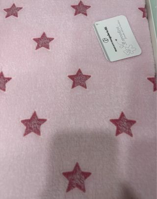 Copertina culla in pile rosa con stelle