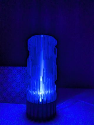 Lampada LED design futurista USB multicolore