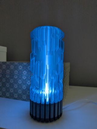 Lampada LED design futurista USB multicolore
