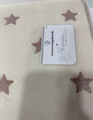 Copertina culla in pile con stelle