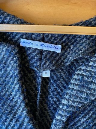 Casaca de lana azul y gris