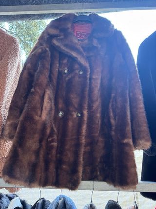 Abrigo negro de pelo