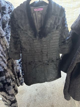 Abrigo negro de pelo