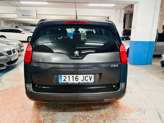 Peugeot 5008 2015