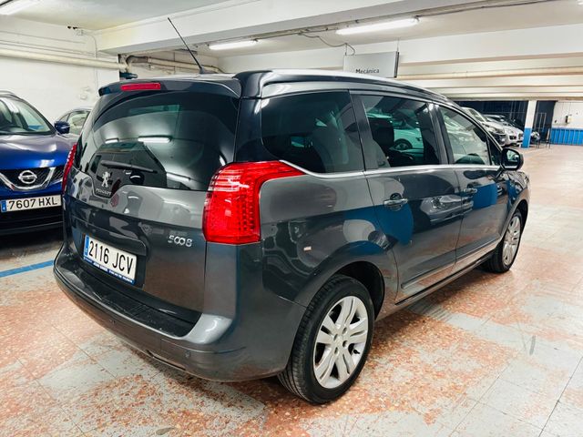 Peugeot 5008 2015
