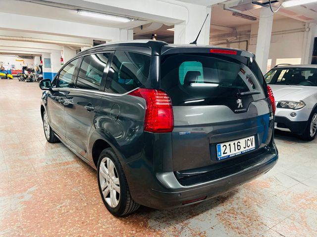 Peugeot 5008 2015