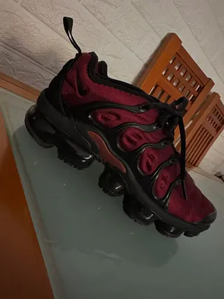 Zapatilla Nike Air VaporMax Plus Roja Negra