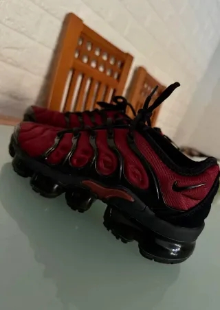 Zapatilla Nike Air VaporMax Plus Roja Negra