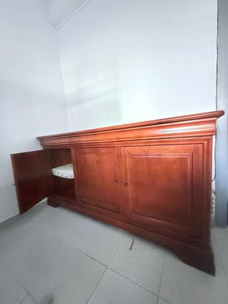 Aparador antiguo madera maciza con tres puertas