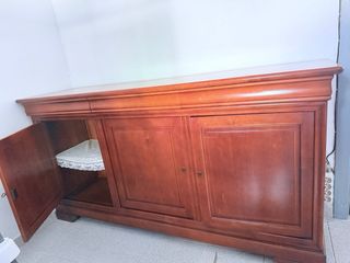 Aparador antiguo madera maciza con tres puertas