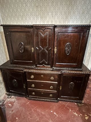 Aparador de madera maciza, siglo XIX / XX