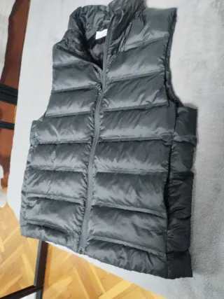 Chaleco acolchado negro talla 12