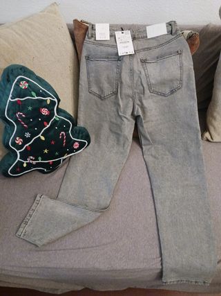 Pantalón nuevo de Zara Mom fit con etiqu