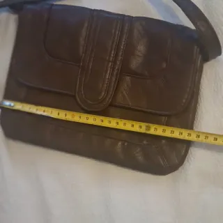 Bolso marrón de piel sintética