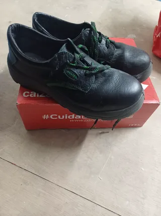 Zapatos de seguridad PANTER negros y verdes