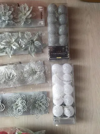 Lote Navidad Bolas y Flores Decorativas