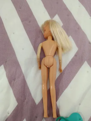 Muñeca Chabel Yeye con guitarra