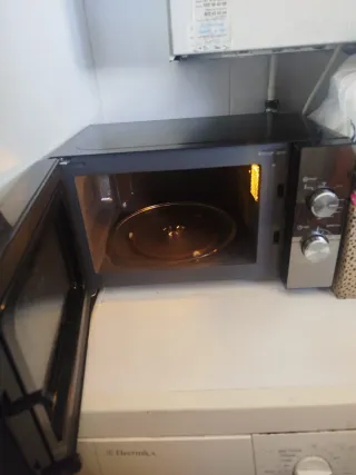 Microondas con grill en buen estado