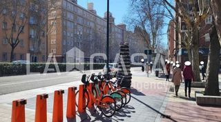 Garaje en venta en Pº Zorrilla - Cuatro de Marzo en Valladolid