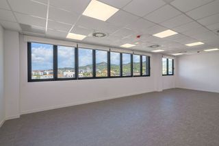 Oficina en alquiler en Sant Just Desvern