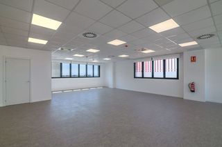 Oficina en alquiler en Sant Just Desvern