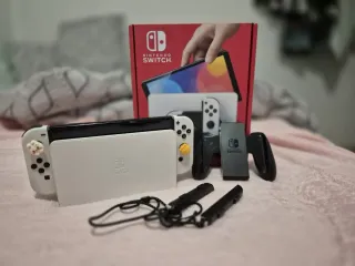 Nintendo Switch OLED Blanca + Accesorios
