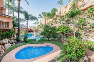 Casa adosada en venta en Calahonda en Mijas