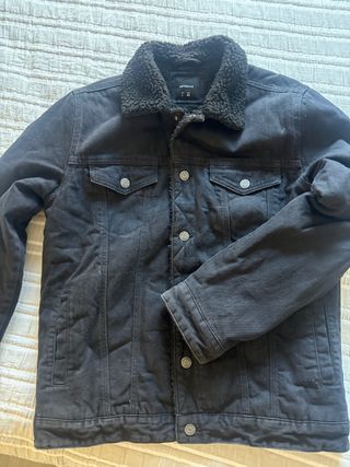 Cazadora vaquera negra con borrego