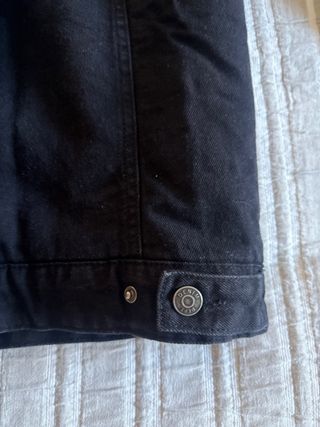 Cazadora vaquera negra con borrego