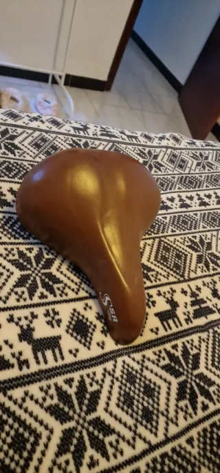 Sillín de bicicleta marrón SSR city